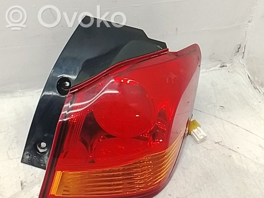 Lámpara de faros/luces traseros   8330A690