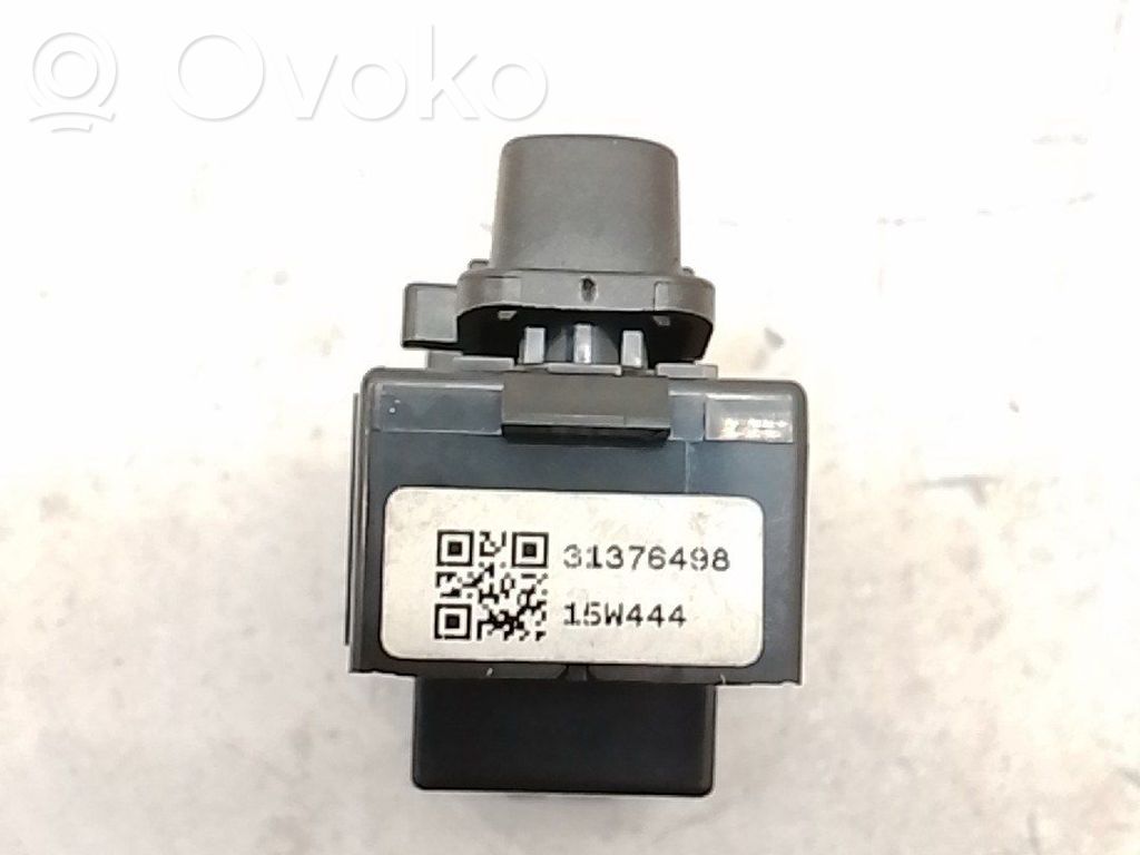 Ohjauspyörän painikkeet/kytkimet   31376498