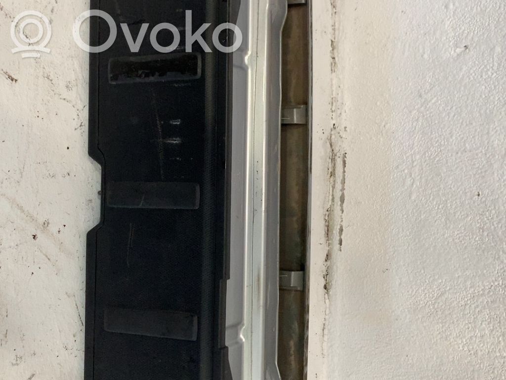 Puerta del maletero/compartimento de carga   5817A011HA