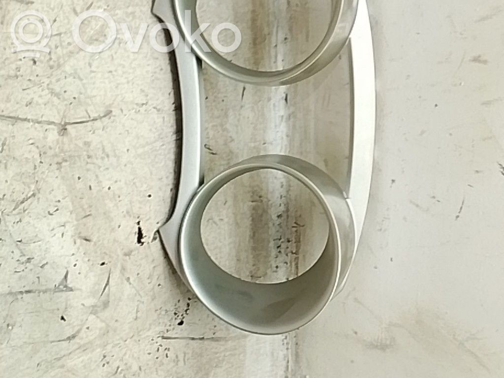 Moldura del panel   6J0857059