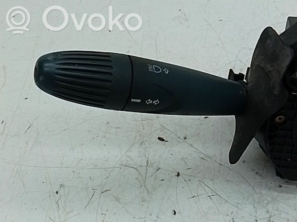 Fiat Doblo Butoane/comutatoare pe volan 
