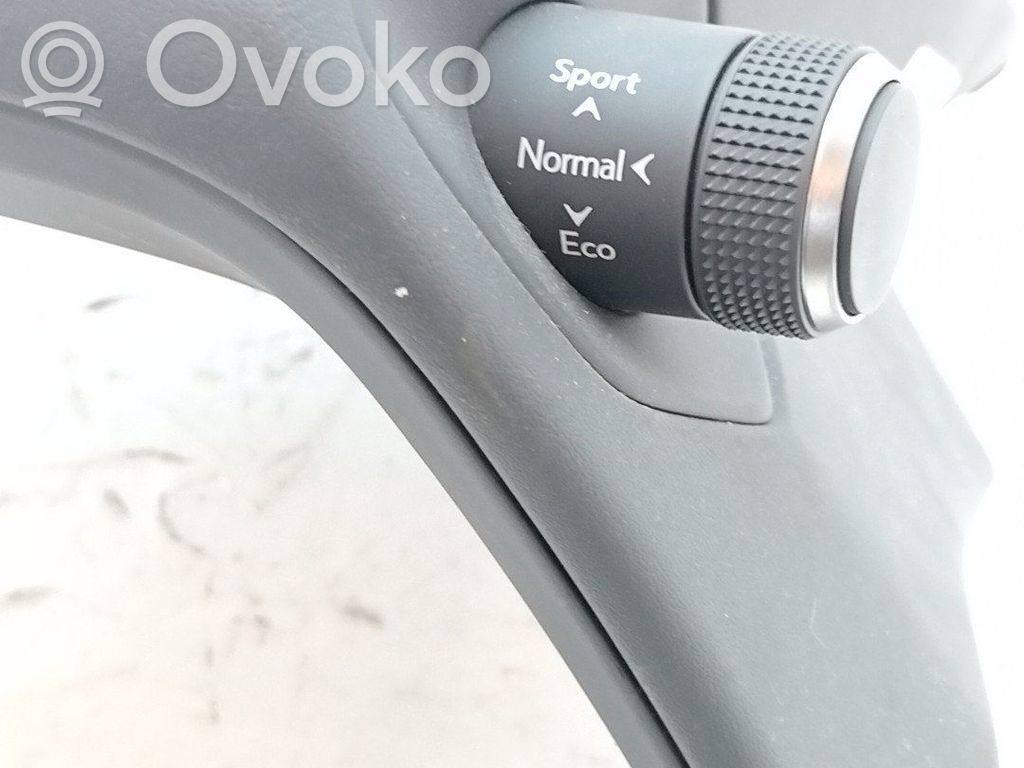Lexus UX Pulsanti/interruttori sul volante 