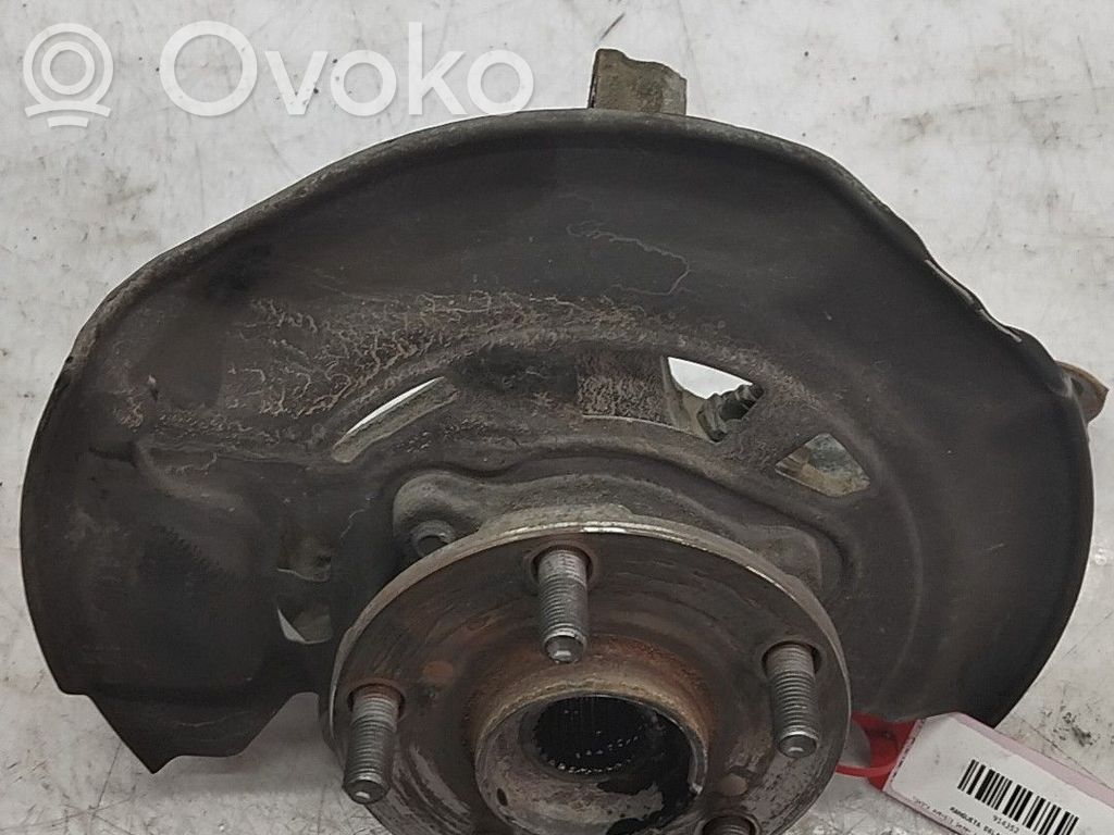Toyota Avensis T270 Zwrotnica koła przedniego 