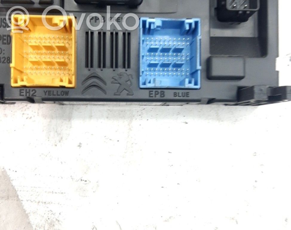Opel Vivaro Modulo fusibile