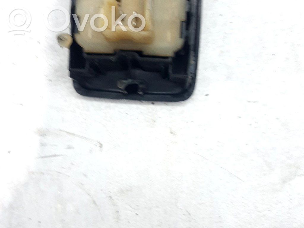 Opel Vivaro Przyciski szyb 