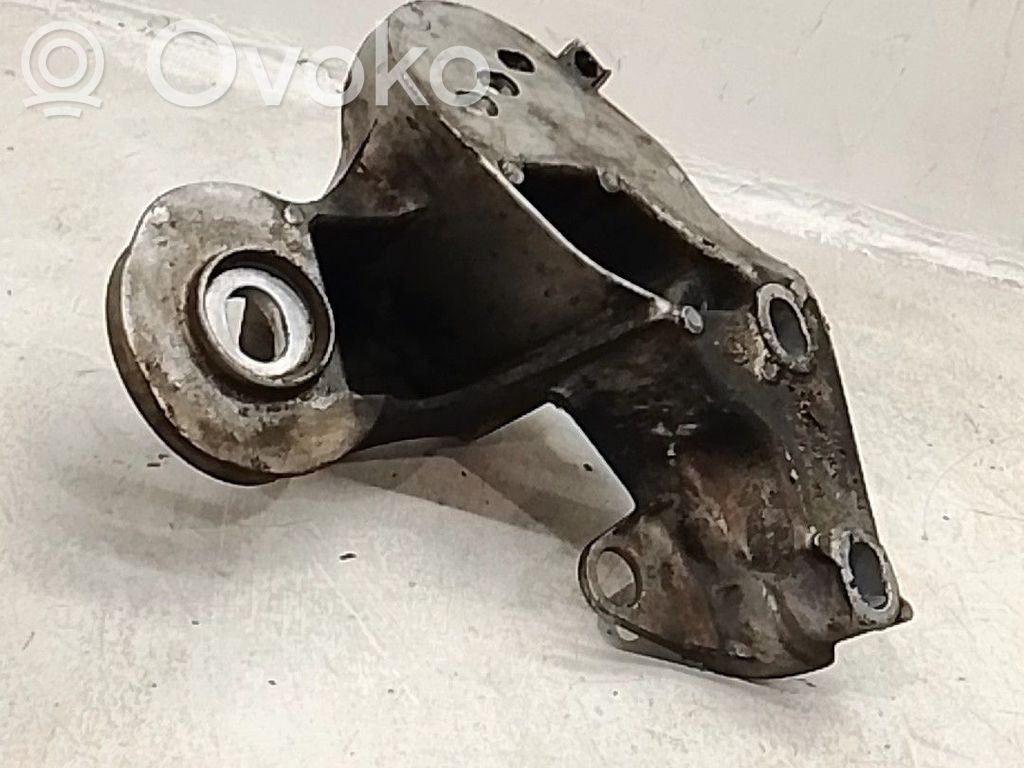 Engine mount bracket   4F0199352M