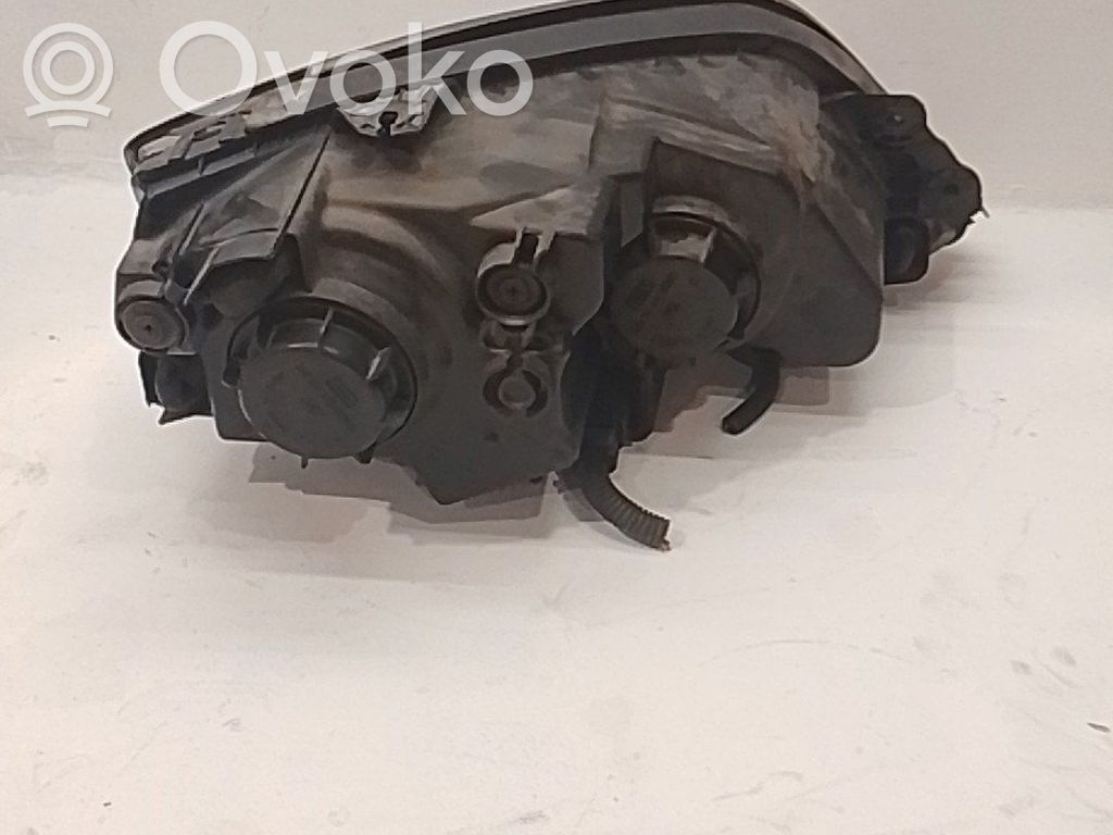 Scheinwerfer   921013E110