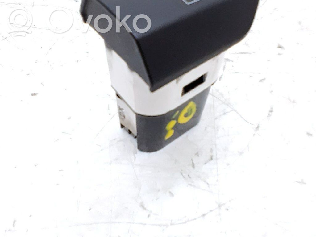 Mechero del coche   96125J7800