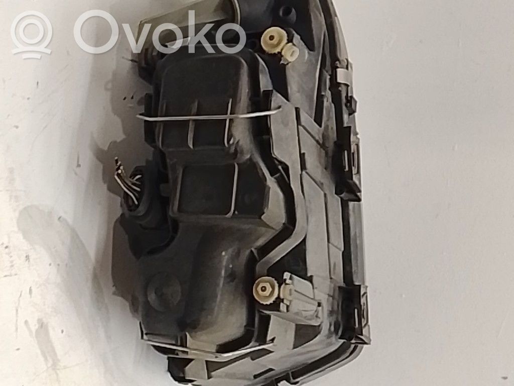 Audi A6 S6 C5 4B Phare frontale 