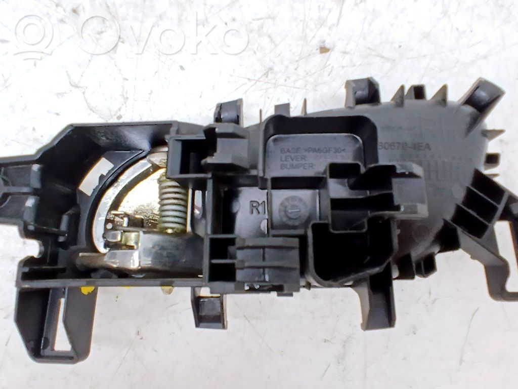 Manecilla interna puerta trasera   806704EA1A
