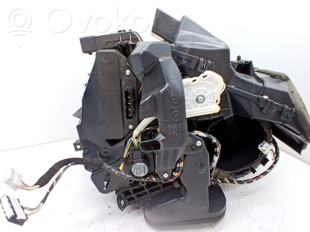 Nissan Qashqai Interior heater climate box assembly 