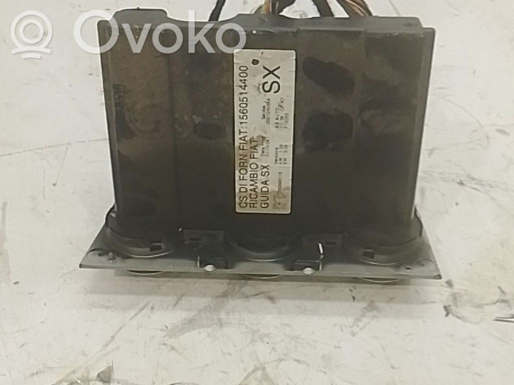 Botón interruptor de luz de peligro   156051440,1560514400