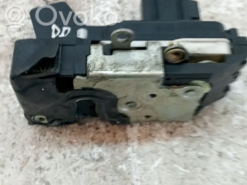 Serrure de porte avant   1372462,2S6AA21812BK