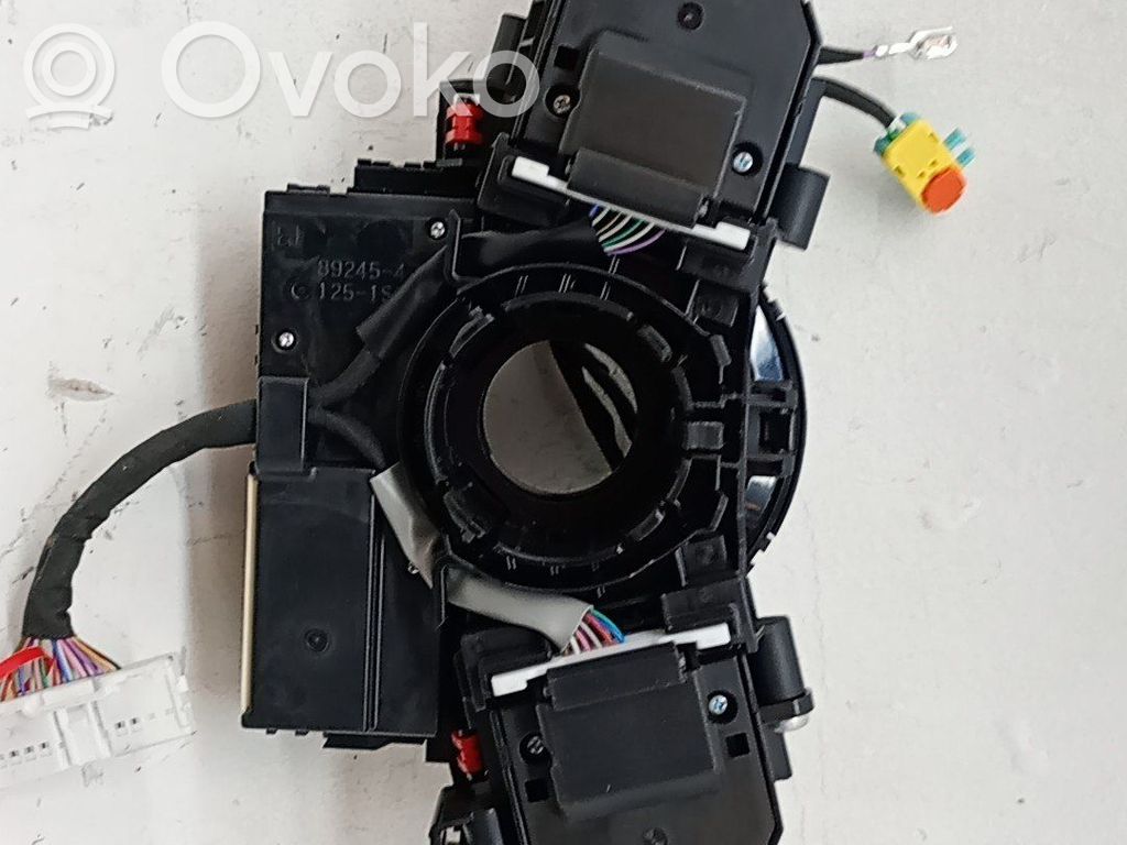 Toyota RAV 4 (XA40) Boutons / interrupteurs volant 
