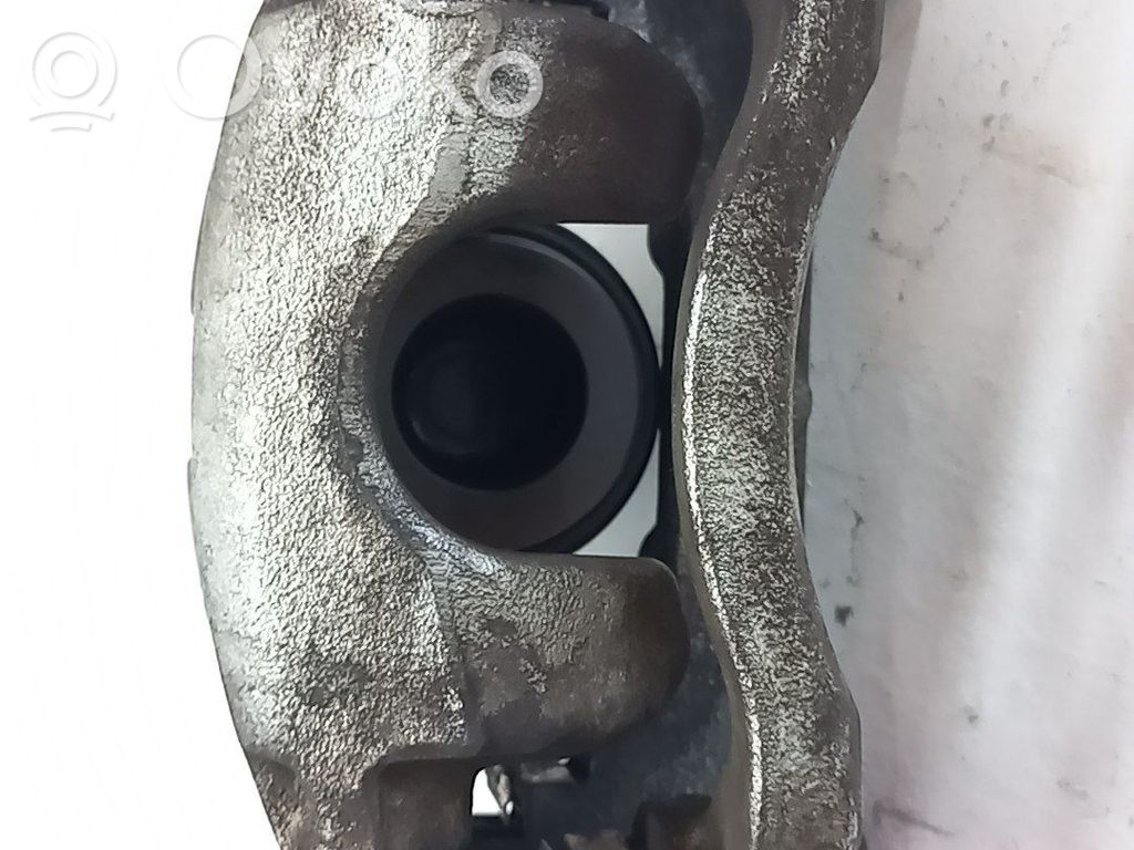 Mazda 3 II Pinza del freno anteriore