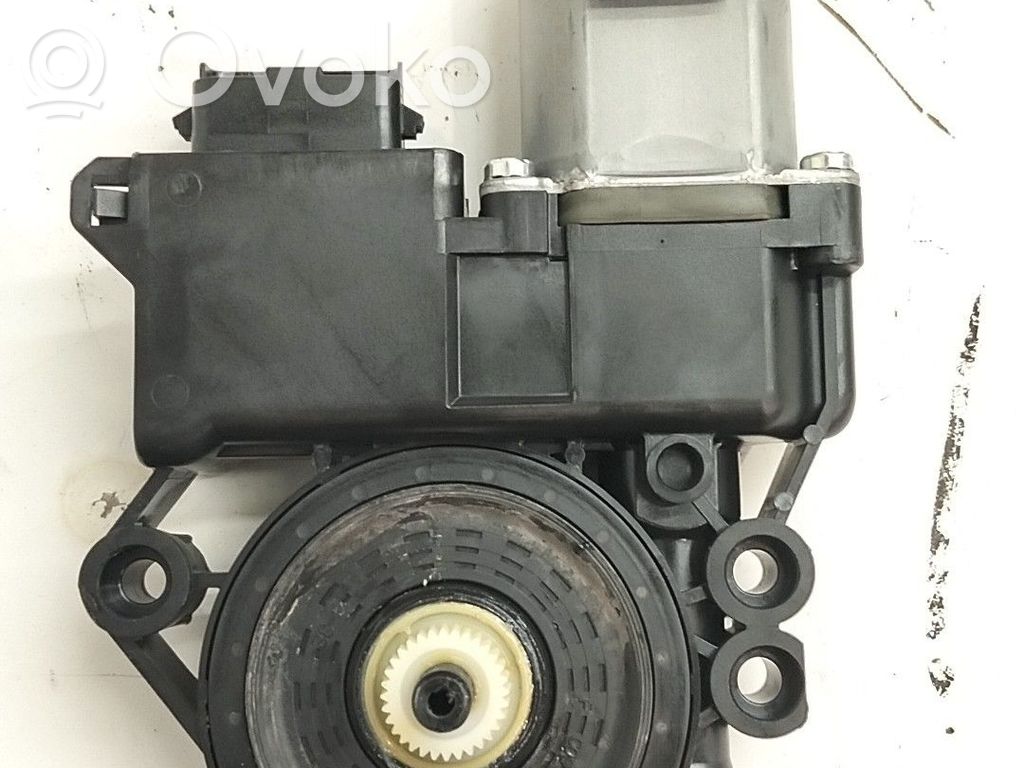 Hyundai i40 Motor macara geam ușă față 