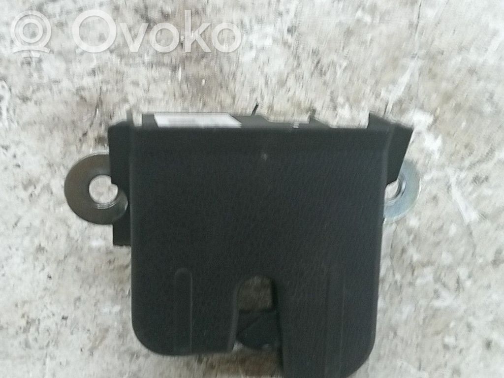 Volkswagen Golf VII Blocco chiusura del portellone 