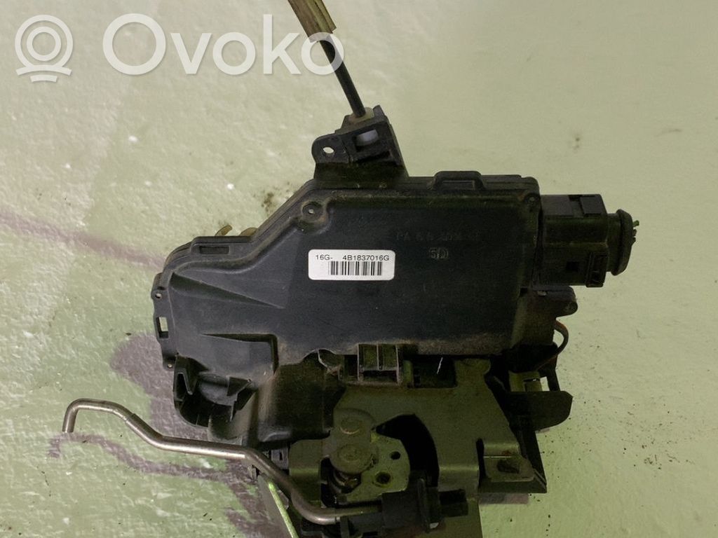 Audi A6 S6 C5 4B Serratura portiera posteriore