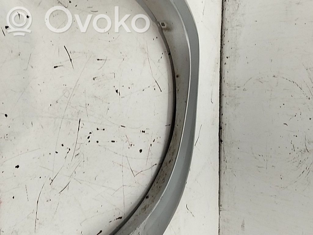 Toyota Land Cruiser (J100) Rivestimento passaruota posteriore 