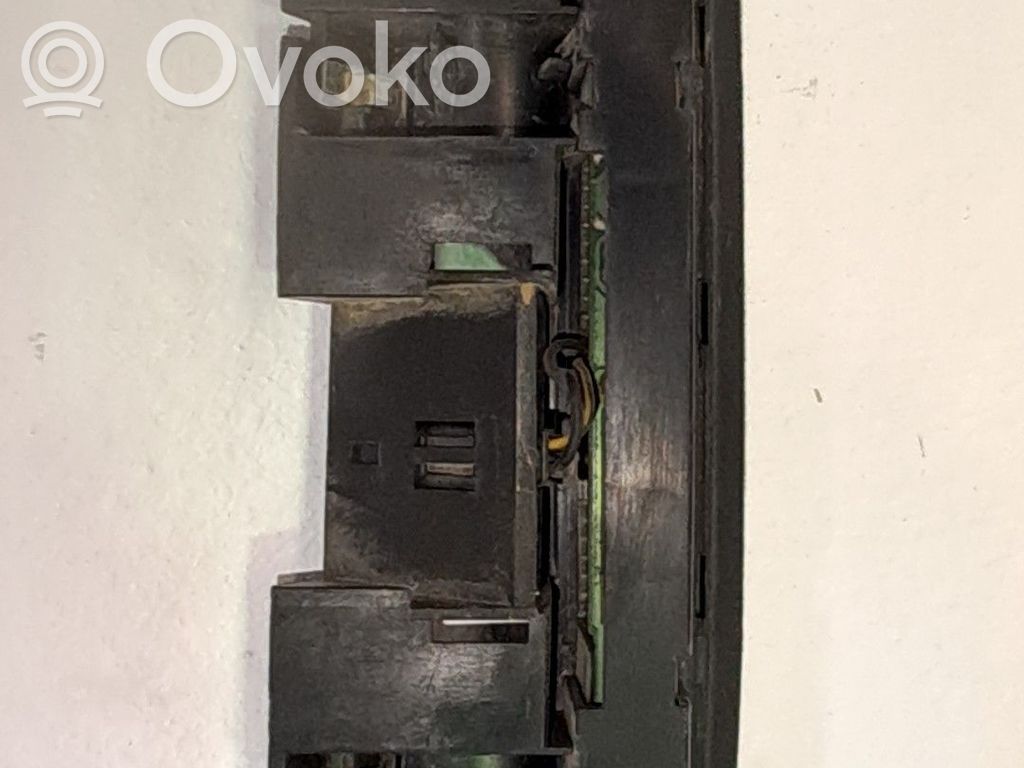 Apšvietimo konsolės apdaila   8972943