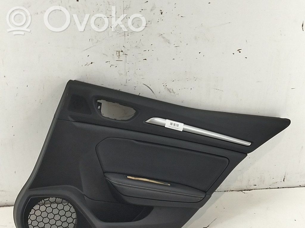 Takaoven verhoilu   829A00823R