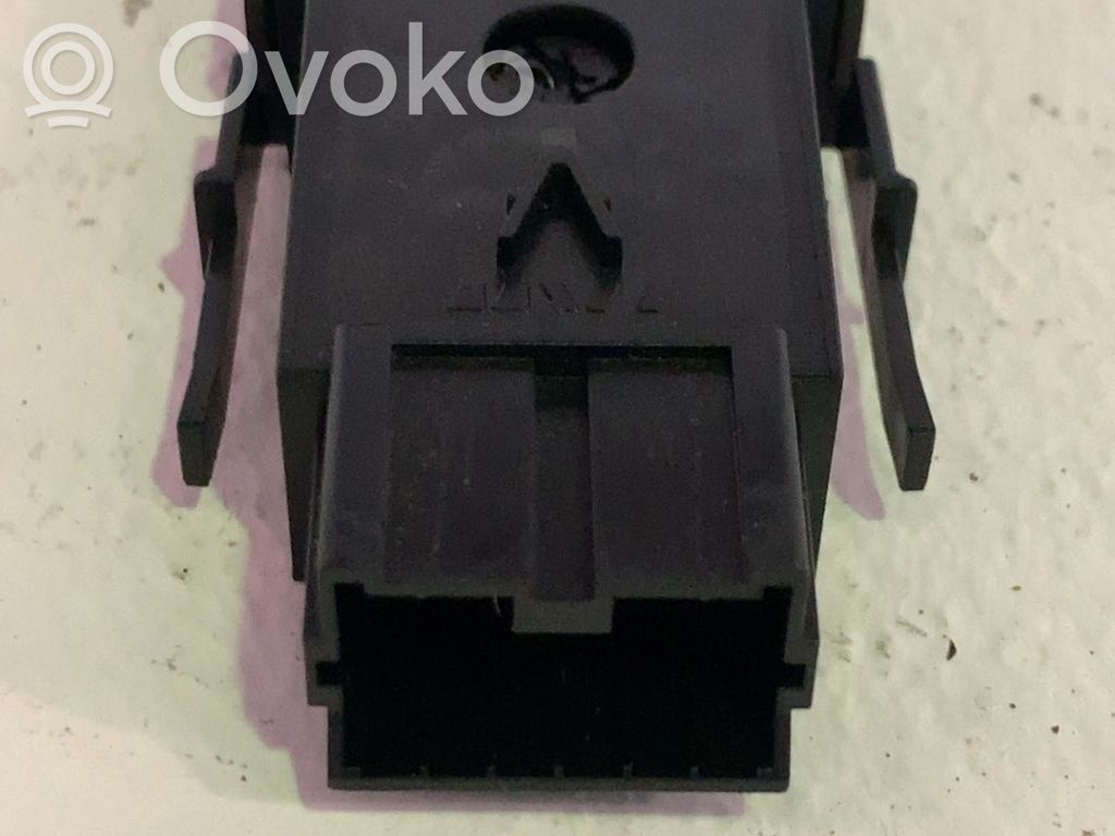 Schalter Warnblinkanlage   30623426
