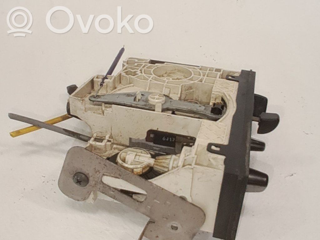 Nissan Cab Star Ilmastoinnin ohjainlaite 