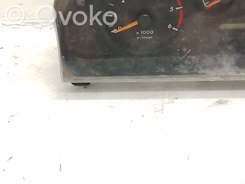 Nissan Terrano Licznik / Prędkościomierz 