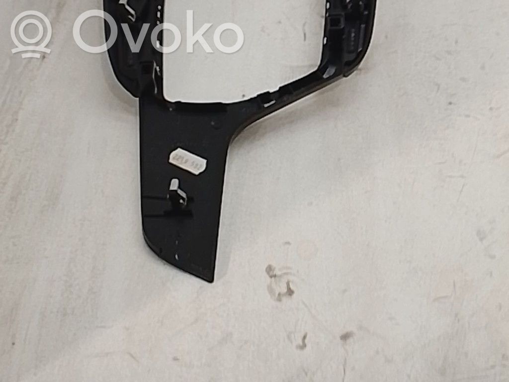 Peugeot 308 Moldura del panel 