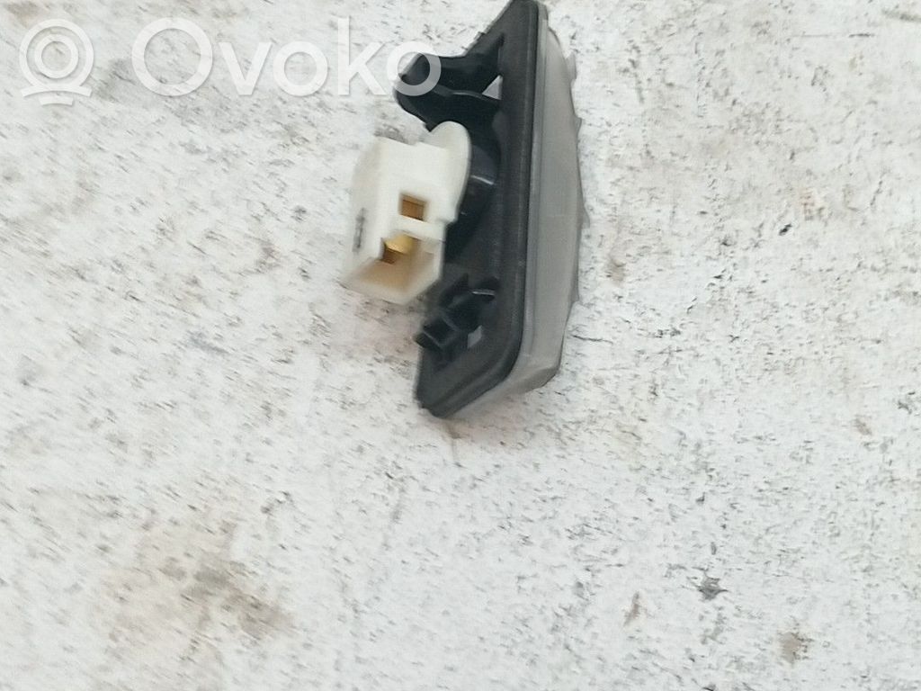 Éclairage de plaque d'immatriculation   84912FG110