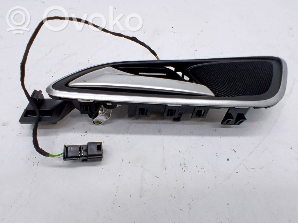 Manecilla interna puerta trasera   A2467600561