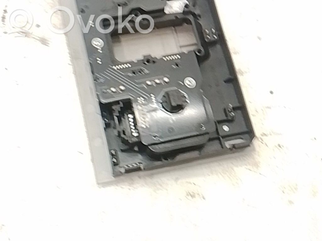 Volkswagen Tiguan Panel oświetlenia wnętrza kabiny 