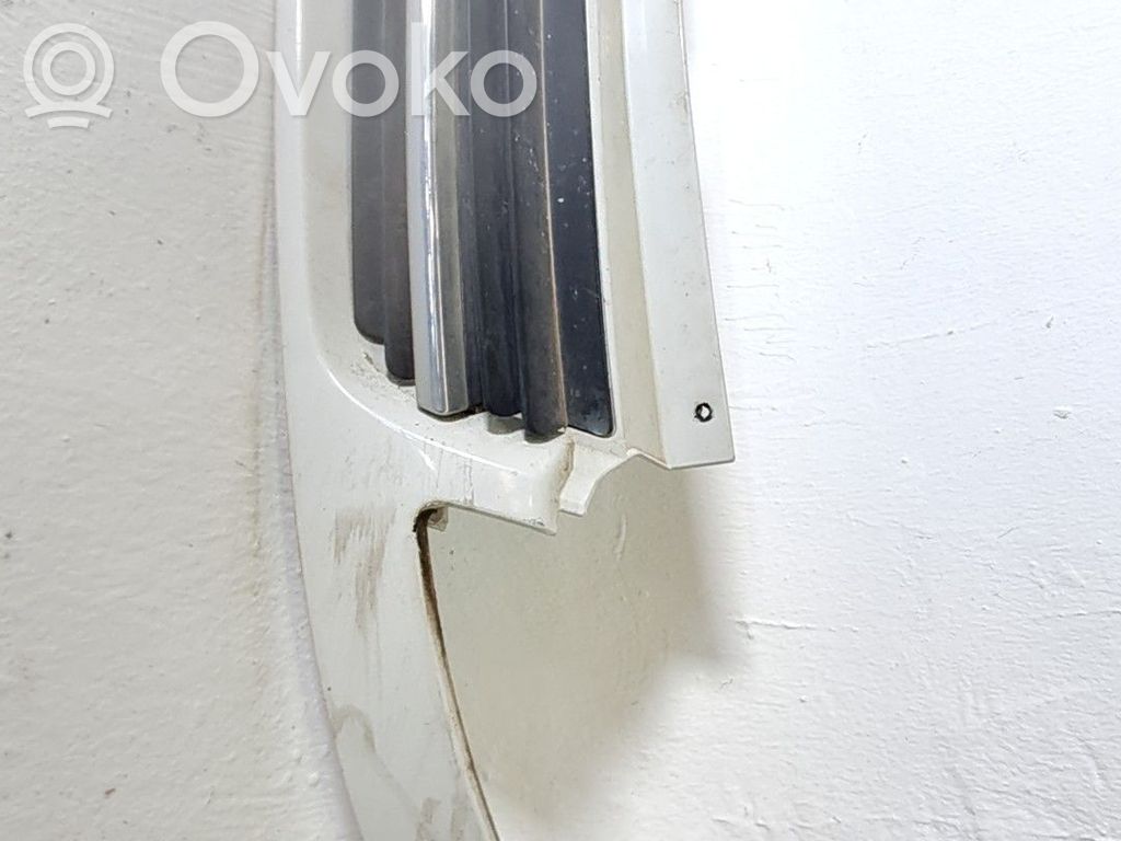Opel Vivaro Griglia anteriore
