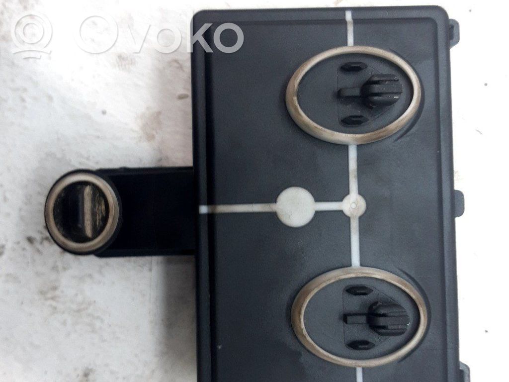 Unidad de control/módulo de carrocería central   8W0959592H