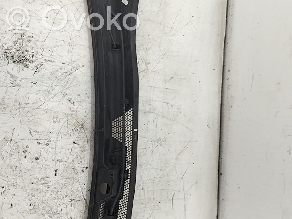 Fiat 500E Podszybie przednie 