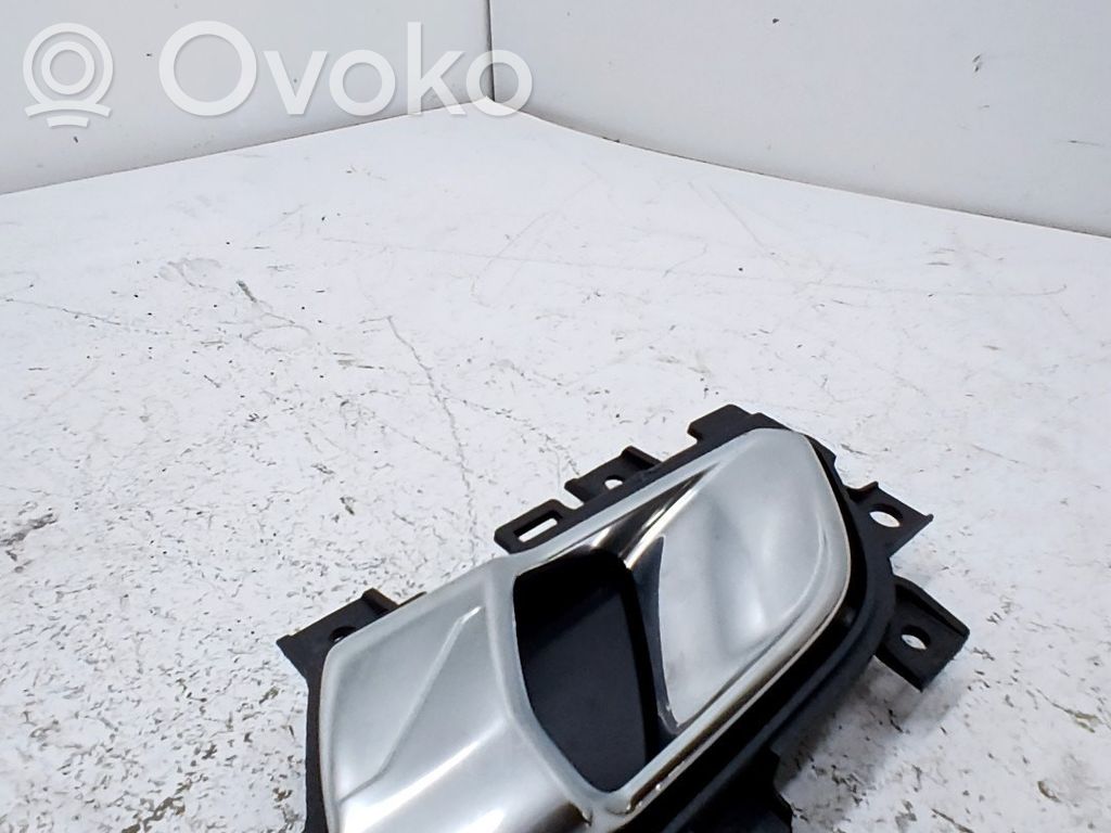 Lynk & co 01 Manecilla interna de puerta corredera 