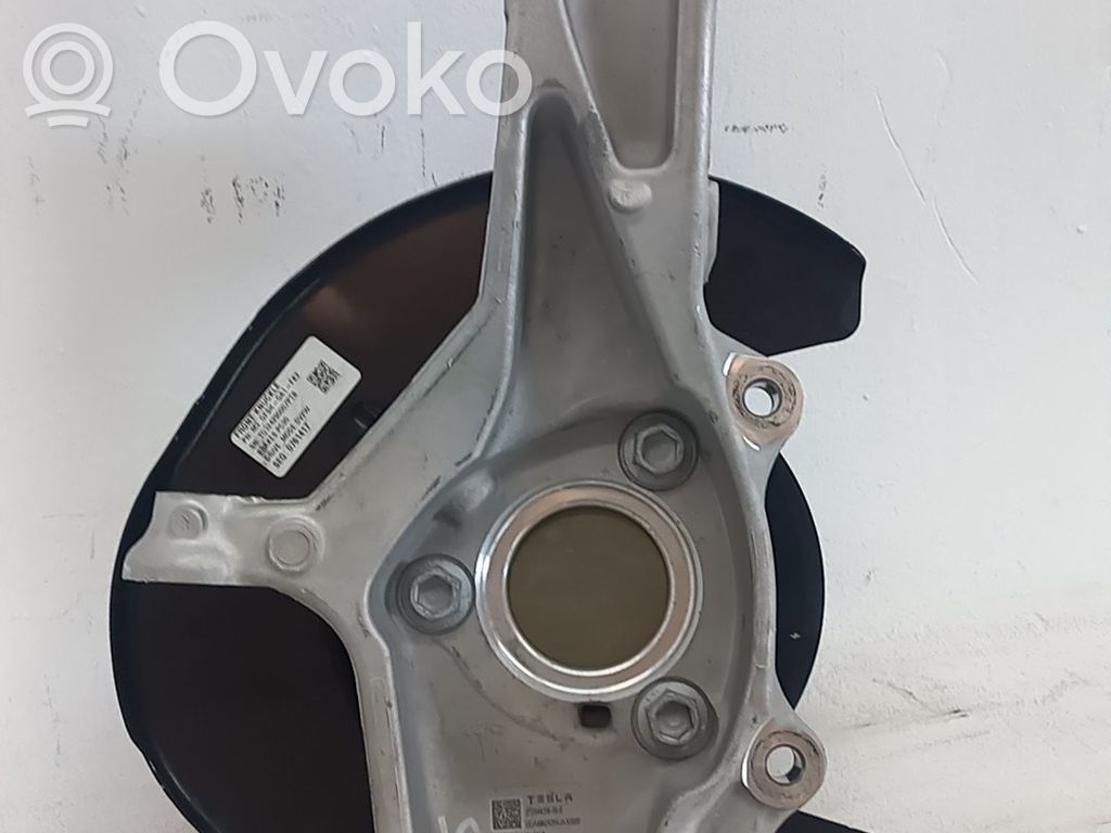Tesla Model 3 Achsschenkel vorne