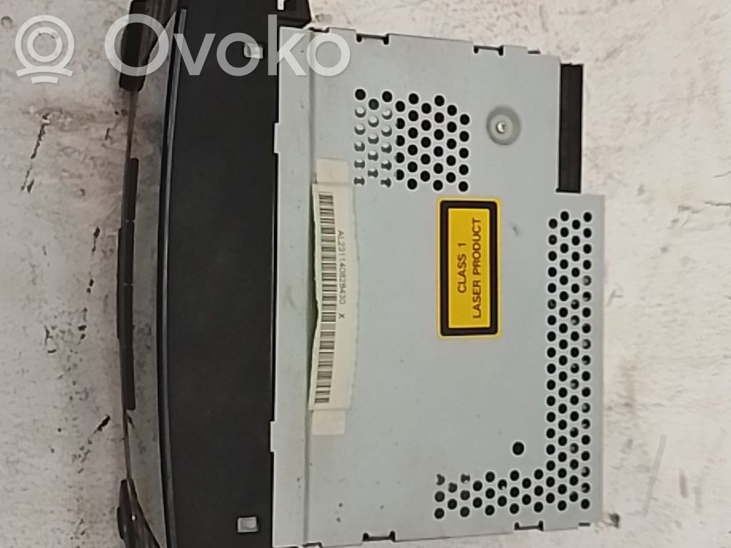 Mercedes-Benz E W211 Unitate principală radio/CD/DVD/GPS 