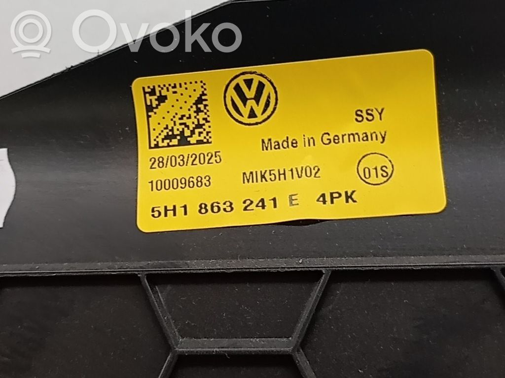 Volkswagen Golf VIII Centrinė konsolė 