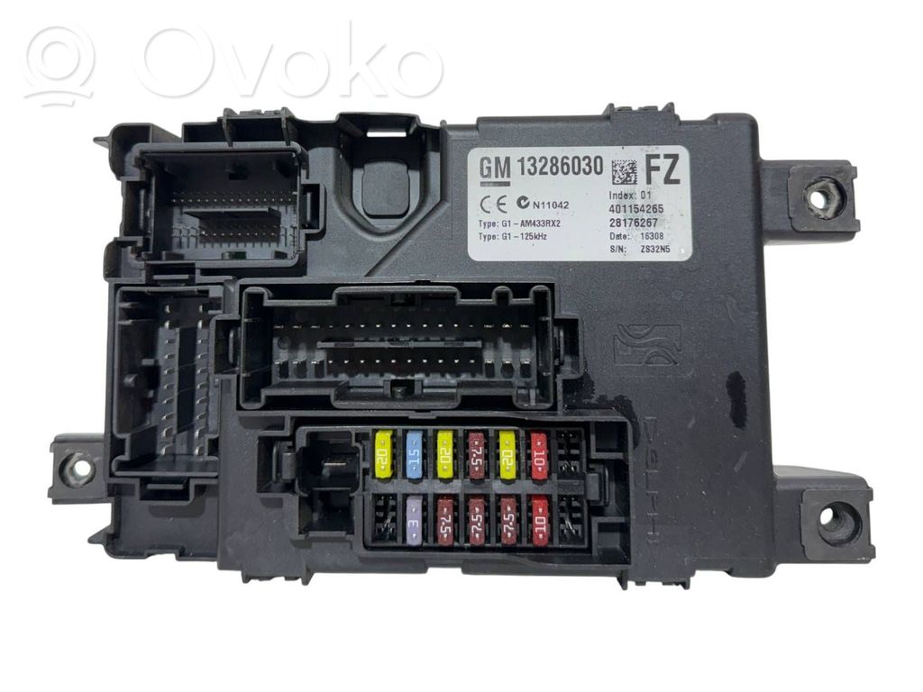 Fuse module   13286030,401154265,13265078,13286031,13308949,13350673