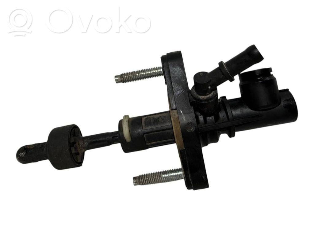 Toyota Yaris Główny cylinder sprzęgła 