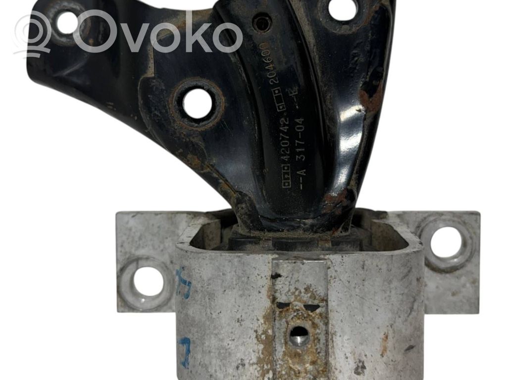 Engine mount bracket   6001547893,8200420742,8200805581,112107695R,204600,420742,6001548157