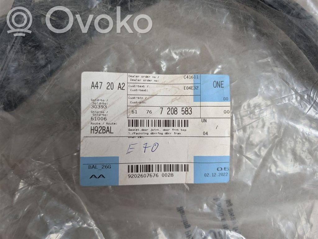 BMW X5 E70 Listwa / Uszczelka szyby drzwi przednich 