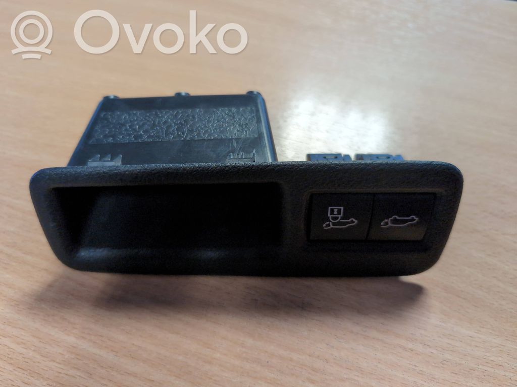 Toyota bZ4X Tailgate opening switch 