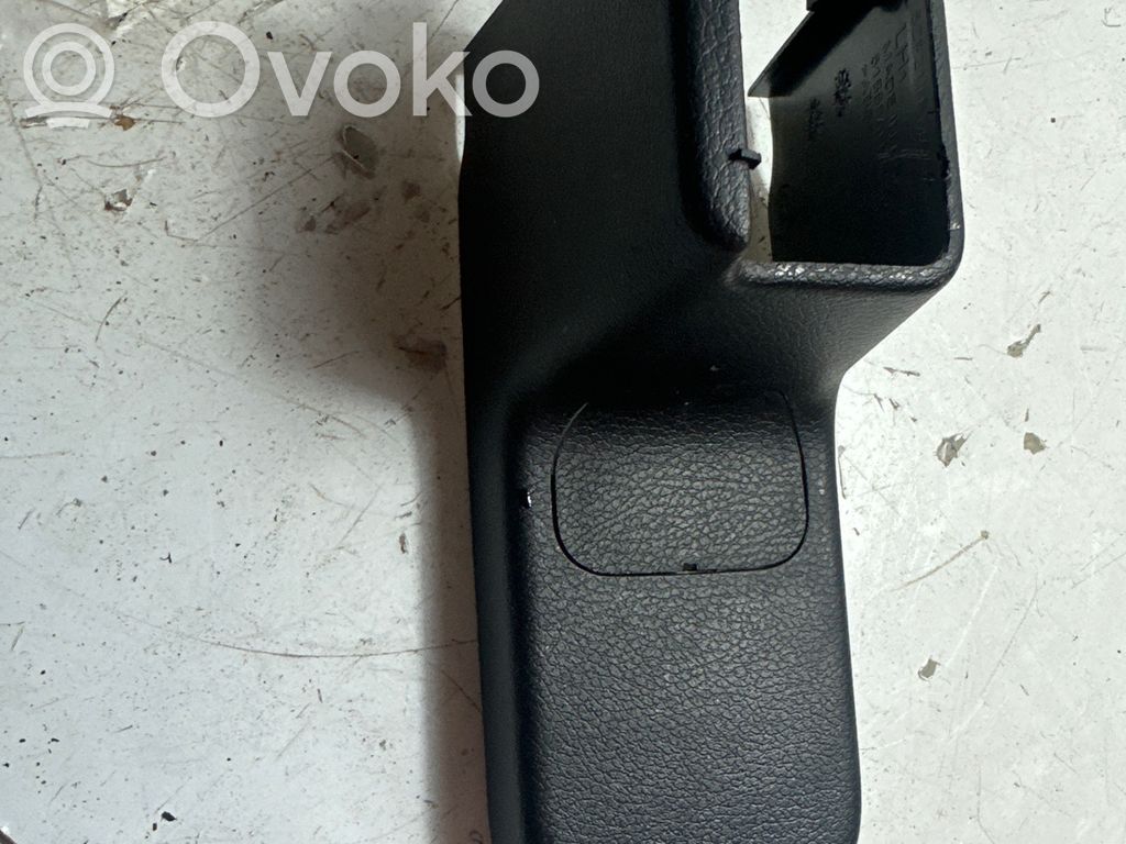 Otros repuestos del interior   5ZF21TRMAG,61868AH,6007832