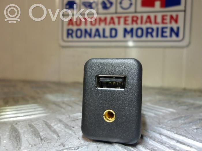 Opel Corsa E USB socket connector 
