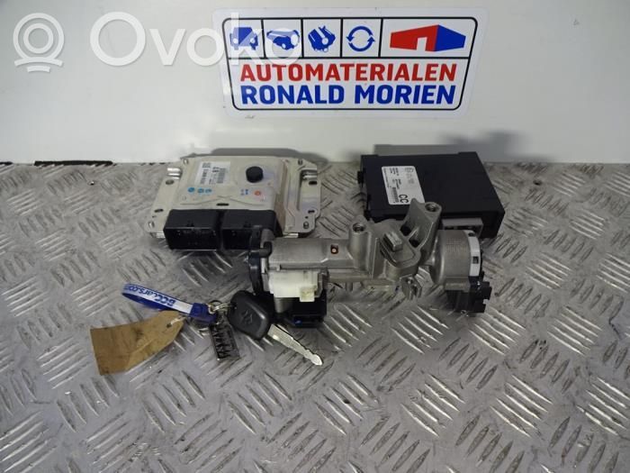 Suzuki Celerio Engine control unit/module 