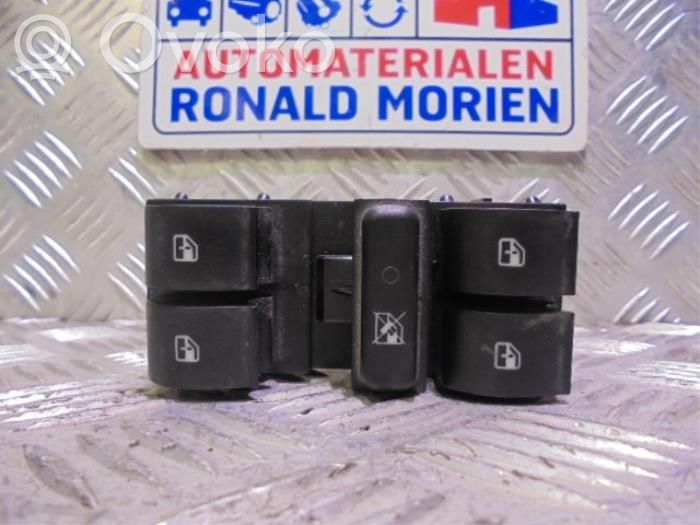Fiat 500L Electric window control switch 