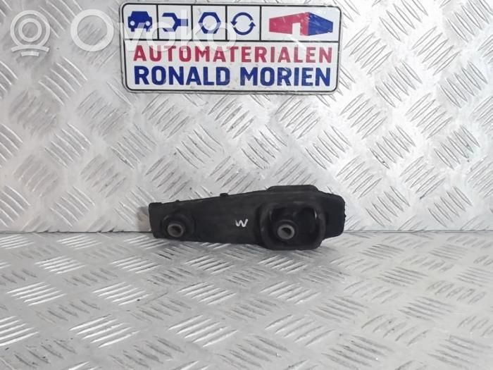 Peugeot 207 Engine mount bracket 