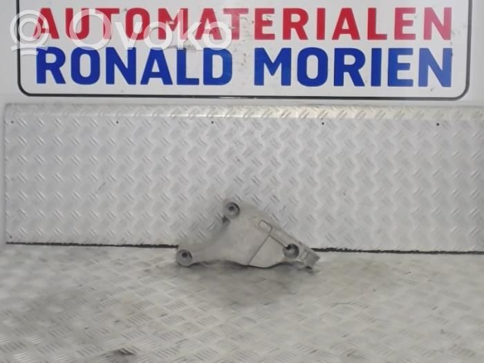 Opel Astra K Engine mount bracket 